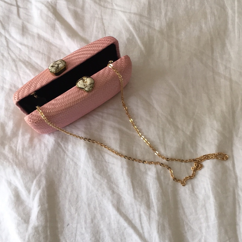 Kayu Clutch